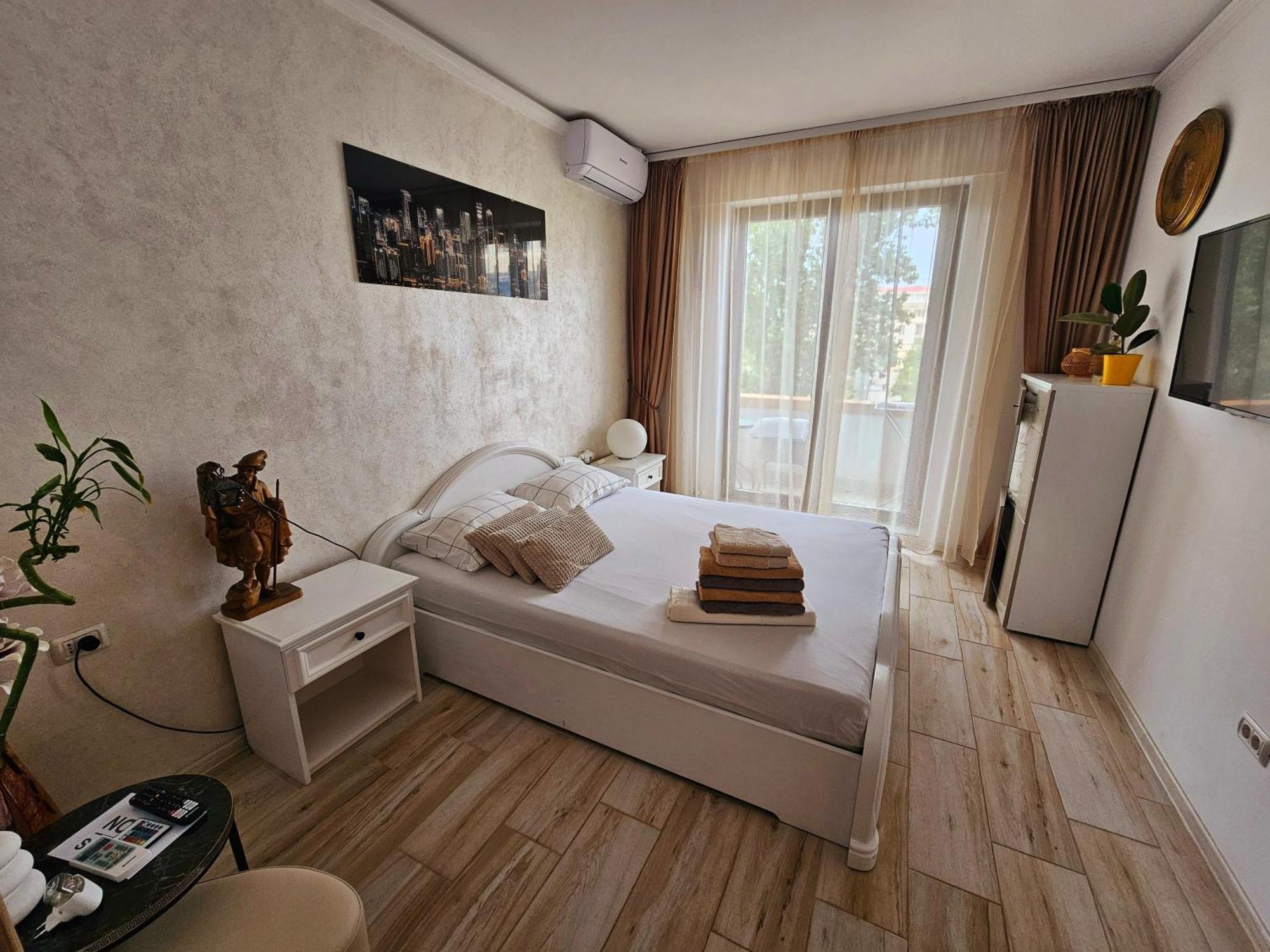 Andrew'S Apartment Central Mamaia Bagian luar foto